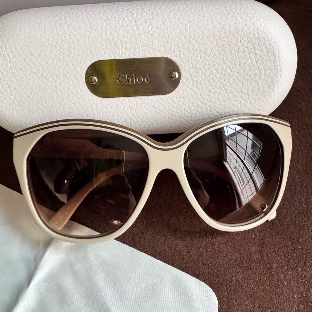 Chloé Cream Oversized Cat-Eye Sunglasses with Brown Lenses